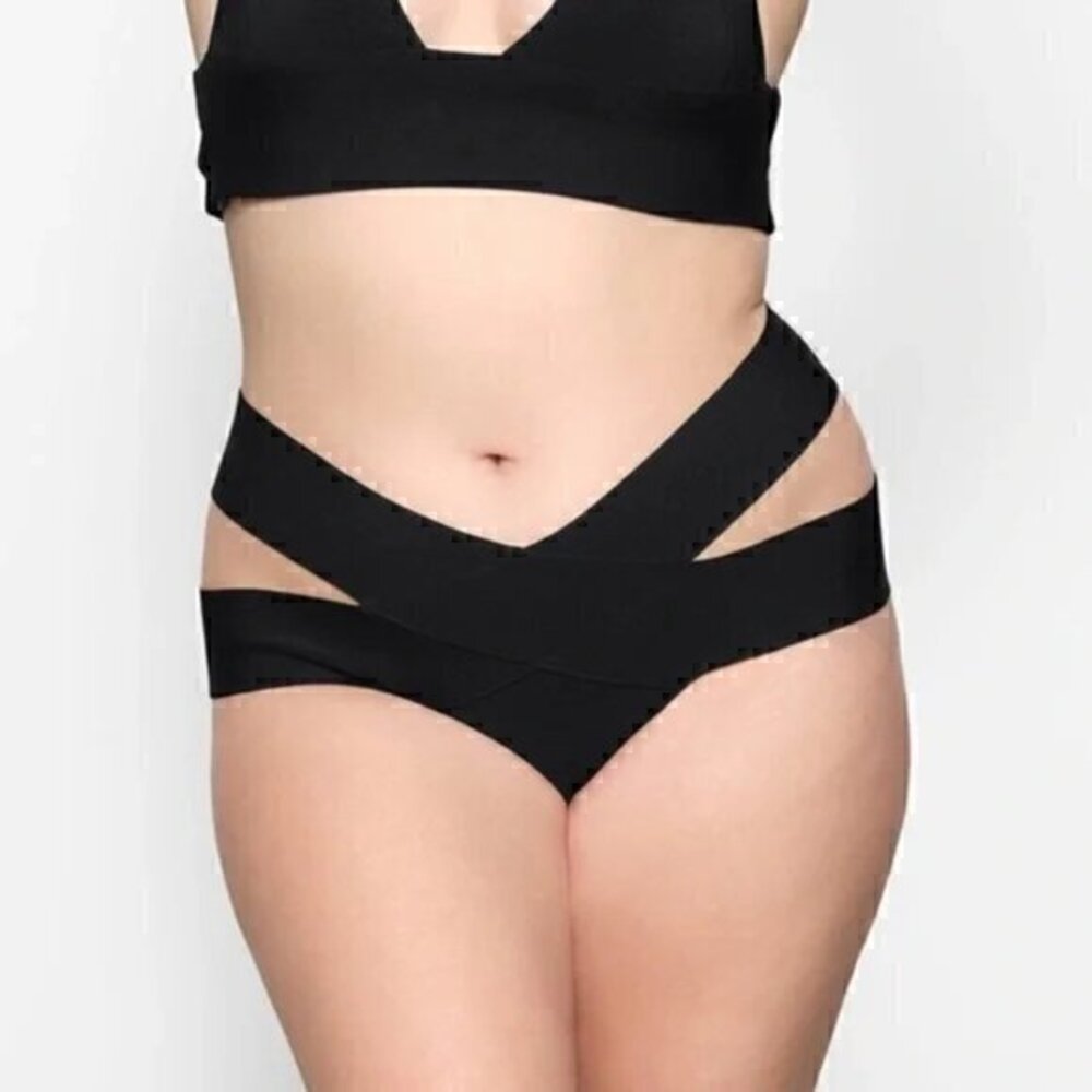 SKIMS Knit Strappy Bandage Bikini Bottom in Black Size 3X NWT